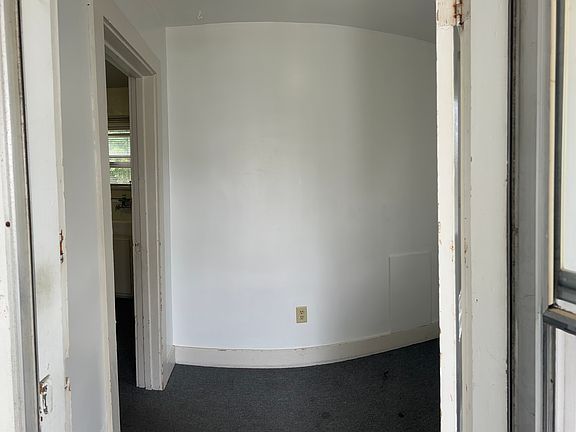 4th image of 212 N Michigan Ave #2
