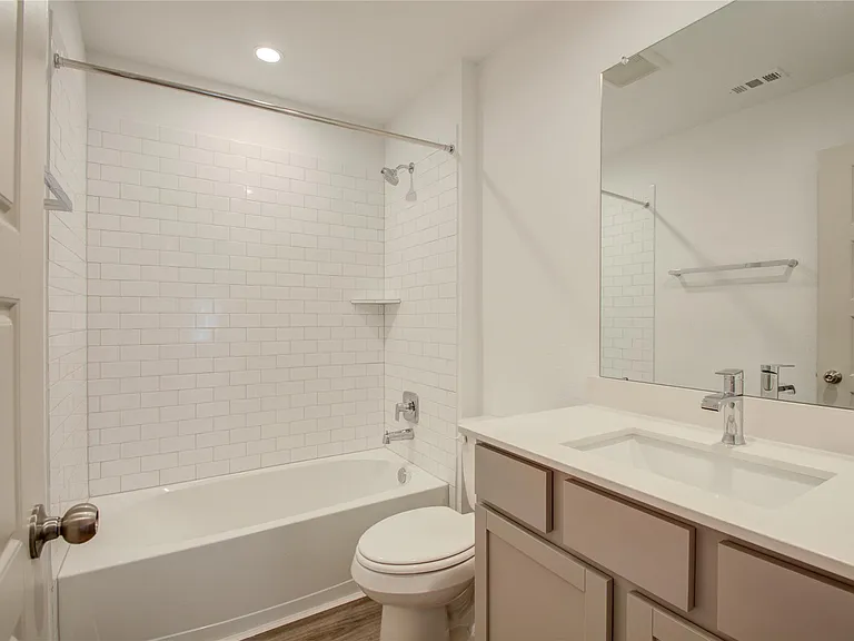7911 Murciana Dr — Photo 30