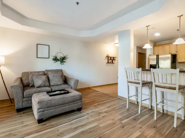 3710 North Oakland AVENUE #101, Shorewood, WI 53211