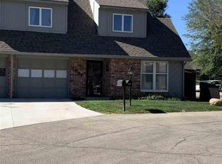 2911 SW Foxcroft 1 Ct, Topeka, KS 66614