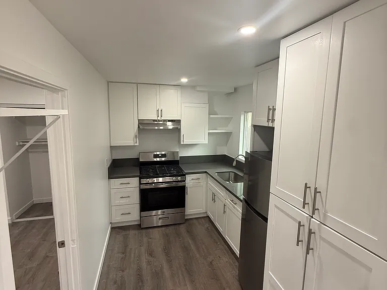 483 E Osgood St #C — Photo 7