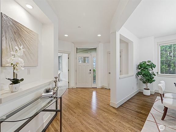 4th image of 16788 NE 123rd Way