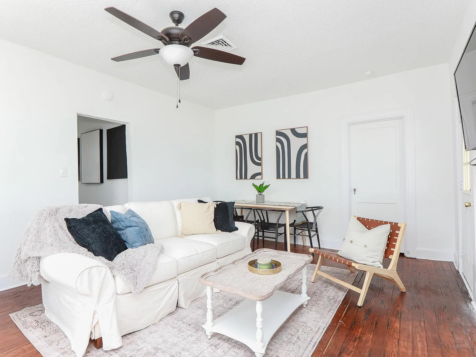 3 bed, 1300 sqft, $3,000 — Photo 3