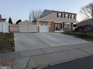 530 Fairhurst Rd, Fairless Hills, PA 19030