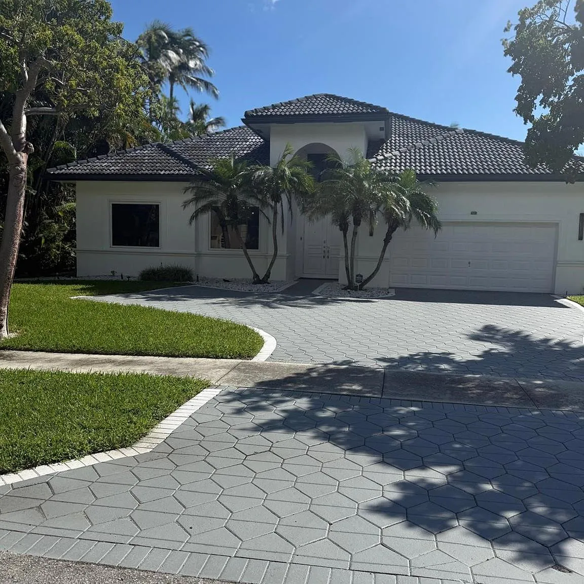 3 bed, 3.0 bath, 2199 sqft, $16,990 — Photo 2
