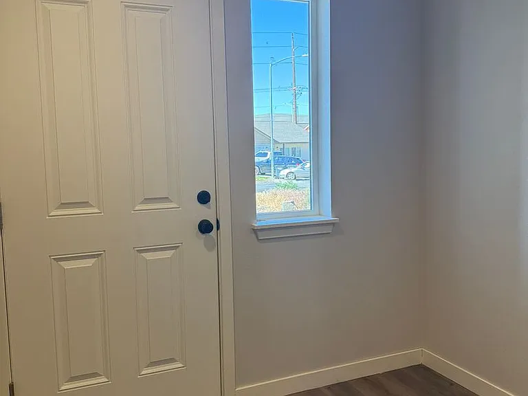 47 Samantha Ct — Photo 2