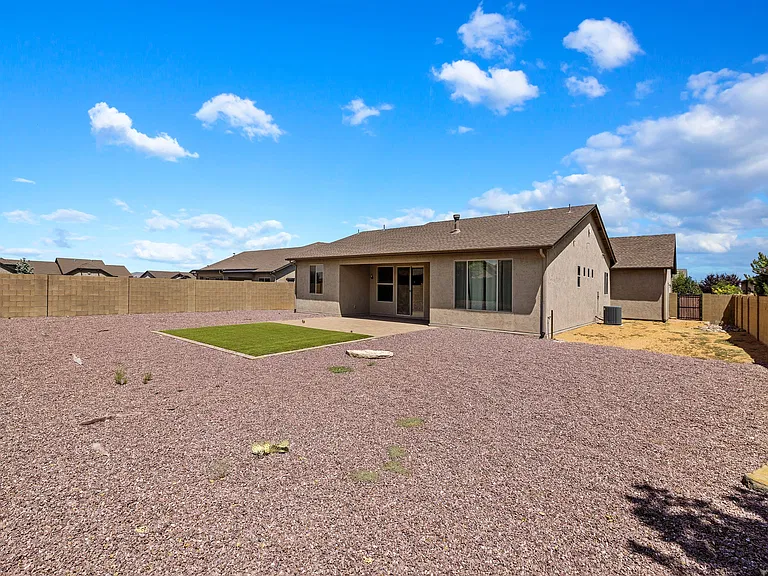 2547 Comet Loop — Photo 21
