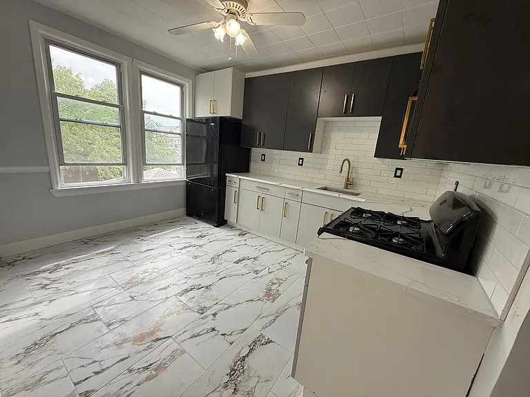 162 W 32nd St #3 — Photo 15