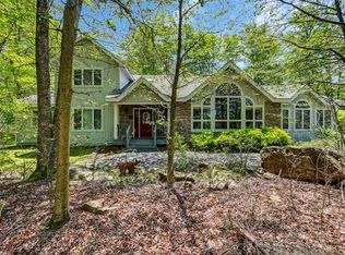 105 Cumberland Rd, Pocono Pines, PA 18350