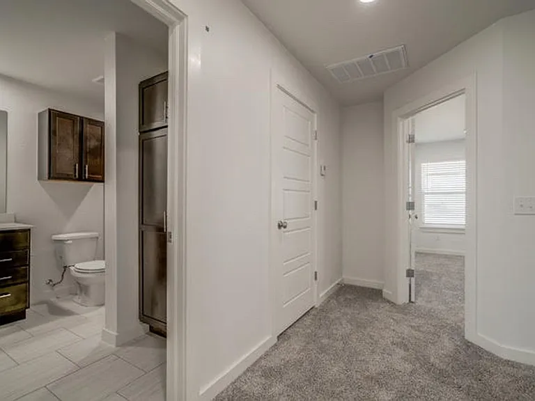 7901 NW 135th Ter — Photo 16