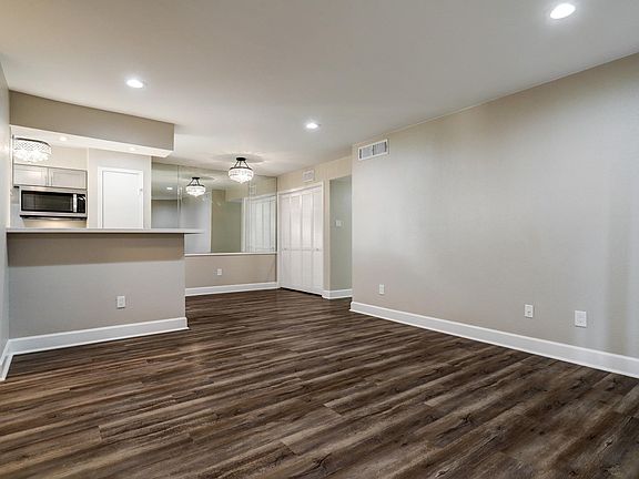 2nd image of 10101 S Gessner Rd APT 701