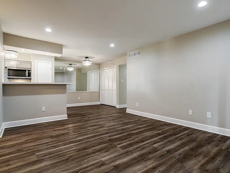 10101 S Gessner Rd #701 — Photo 2