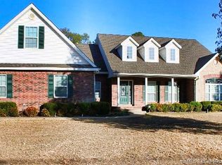 411 Pine St, Henryetta, OK 74437