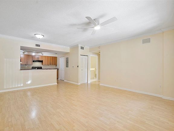 4th image of 6020 W Sample Rd #103