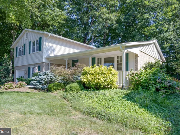 10423 Headly Ct, Fairfax, VA 22032