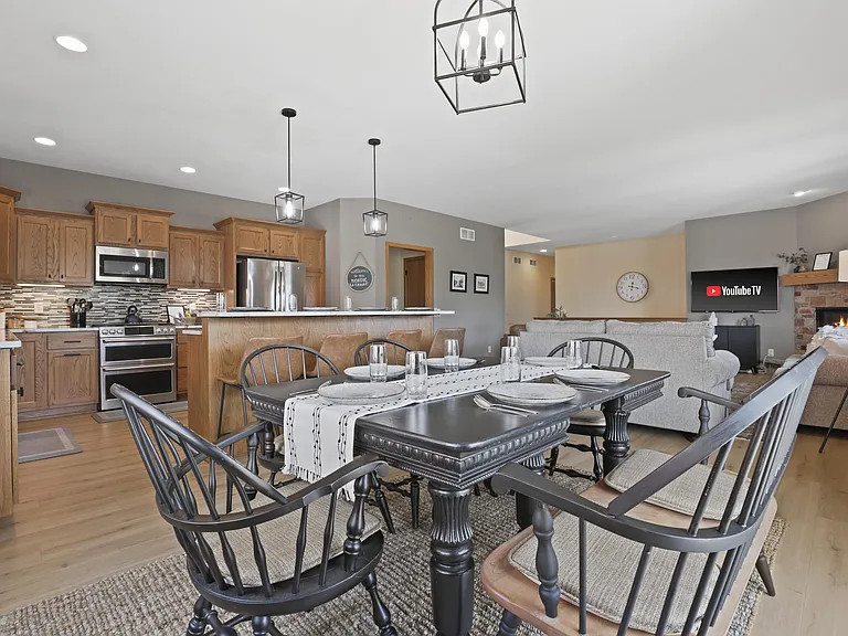 1016 Peterson Dr — Photo 22