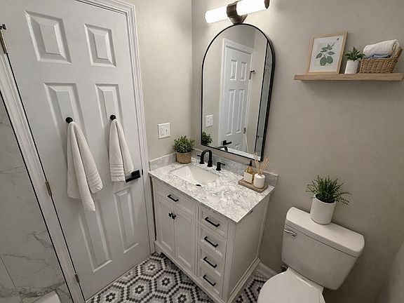 4th image of 307 Grandview Ave