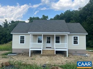 108 9th St, Grottoes, VA 24441