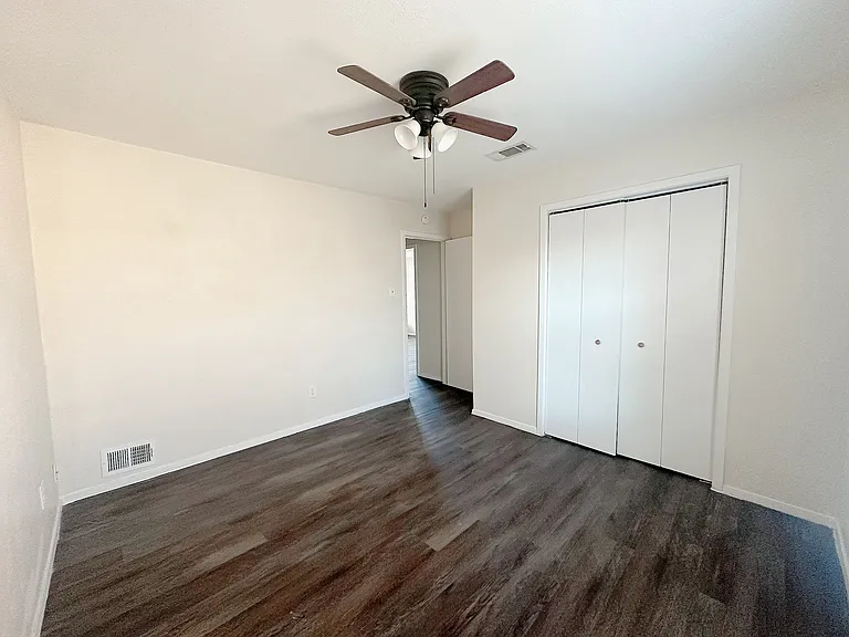 5512 Alexander St — Photo 9