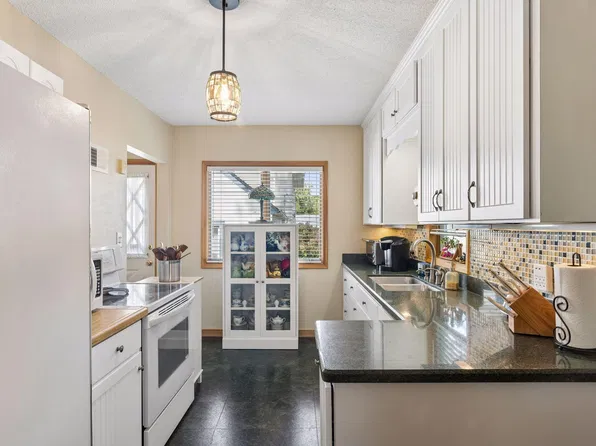 1190 Ottawa Ave, West Saint Paul, MN 55118
