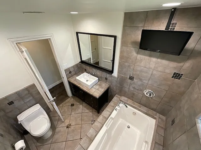 15022 Haynes St — Photo 16