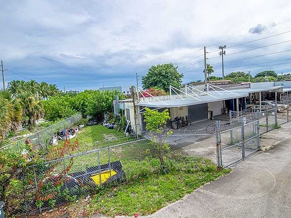 3rd image of 18461 W Dixie Hwy