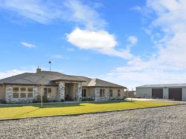 10393 Bradbury Rd, Ballico, CA 95303