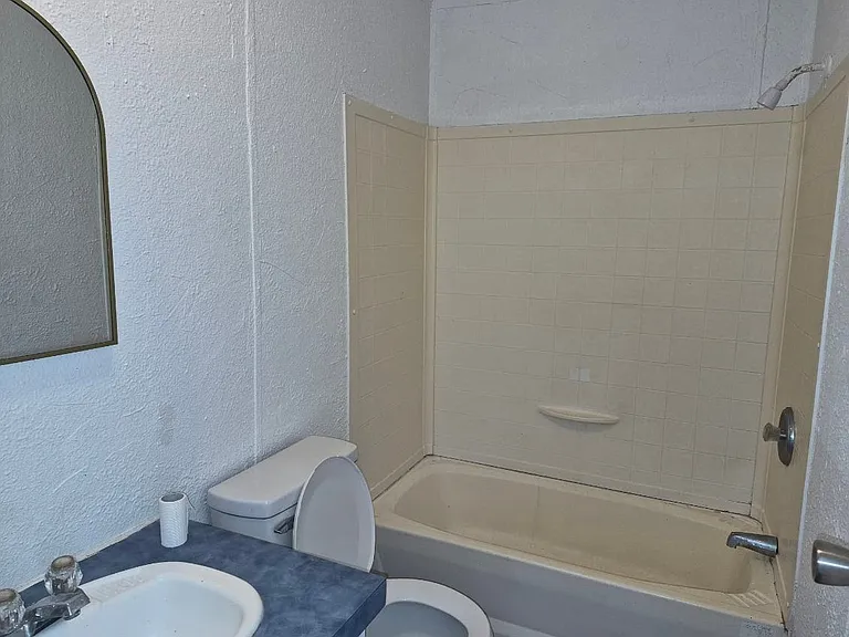 209 S Avenue B — Photo 5