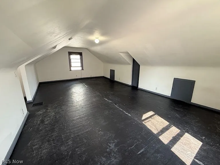 1504 Preston Ave — Photo 28