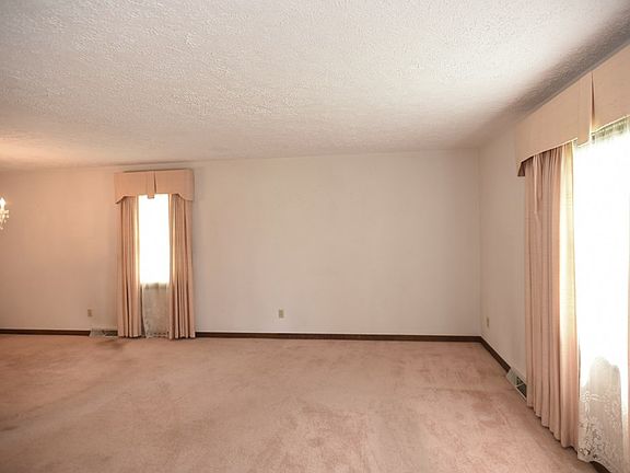 3rd image of 409 Salinity Dr