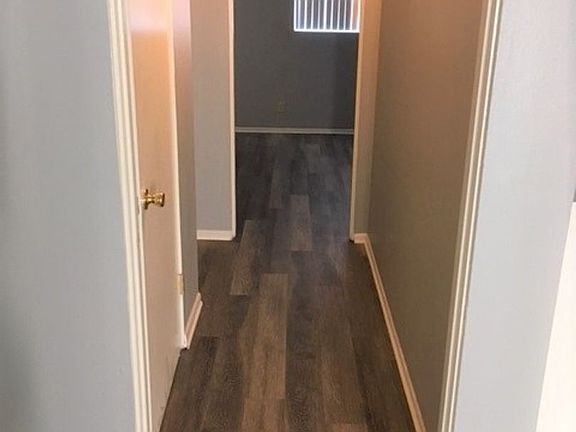 4th image of 990 Ashland Ave APT 2