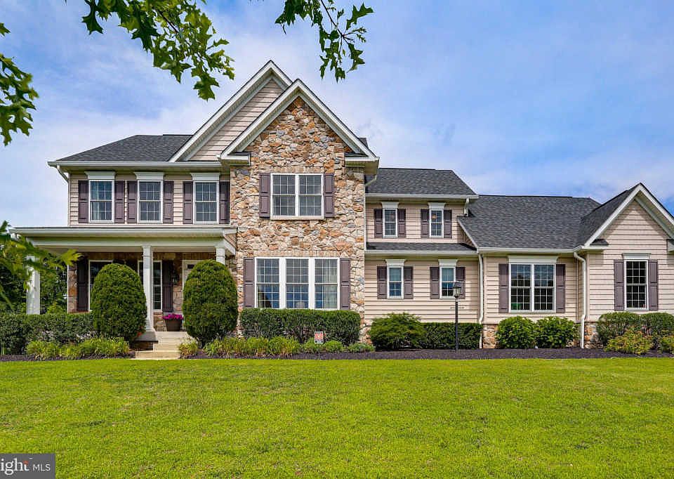 1st image of 1006 Duckett Farm Way