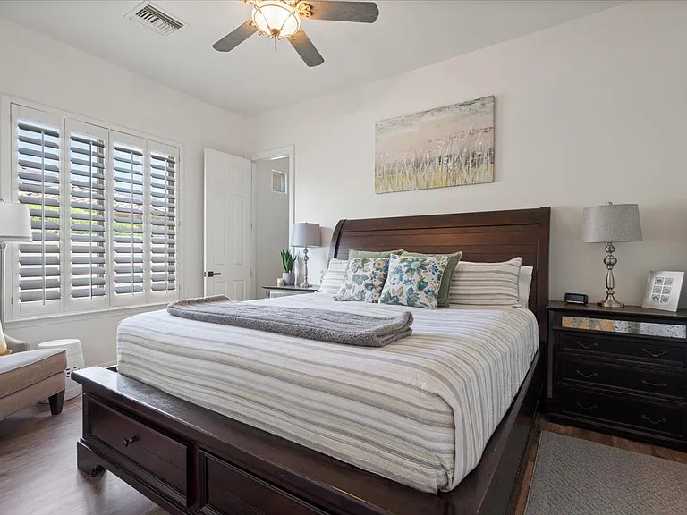 4926 N Valley Gln — Photo 36