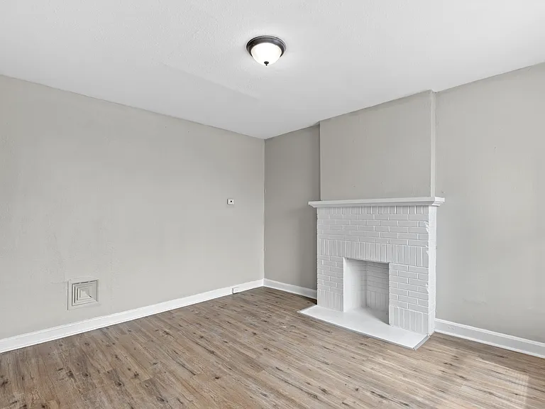 2833 Miami St — Photo 4