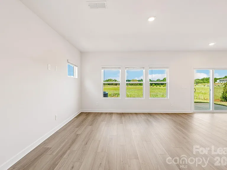 1852 Wrenley Dr — Photo 10