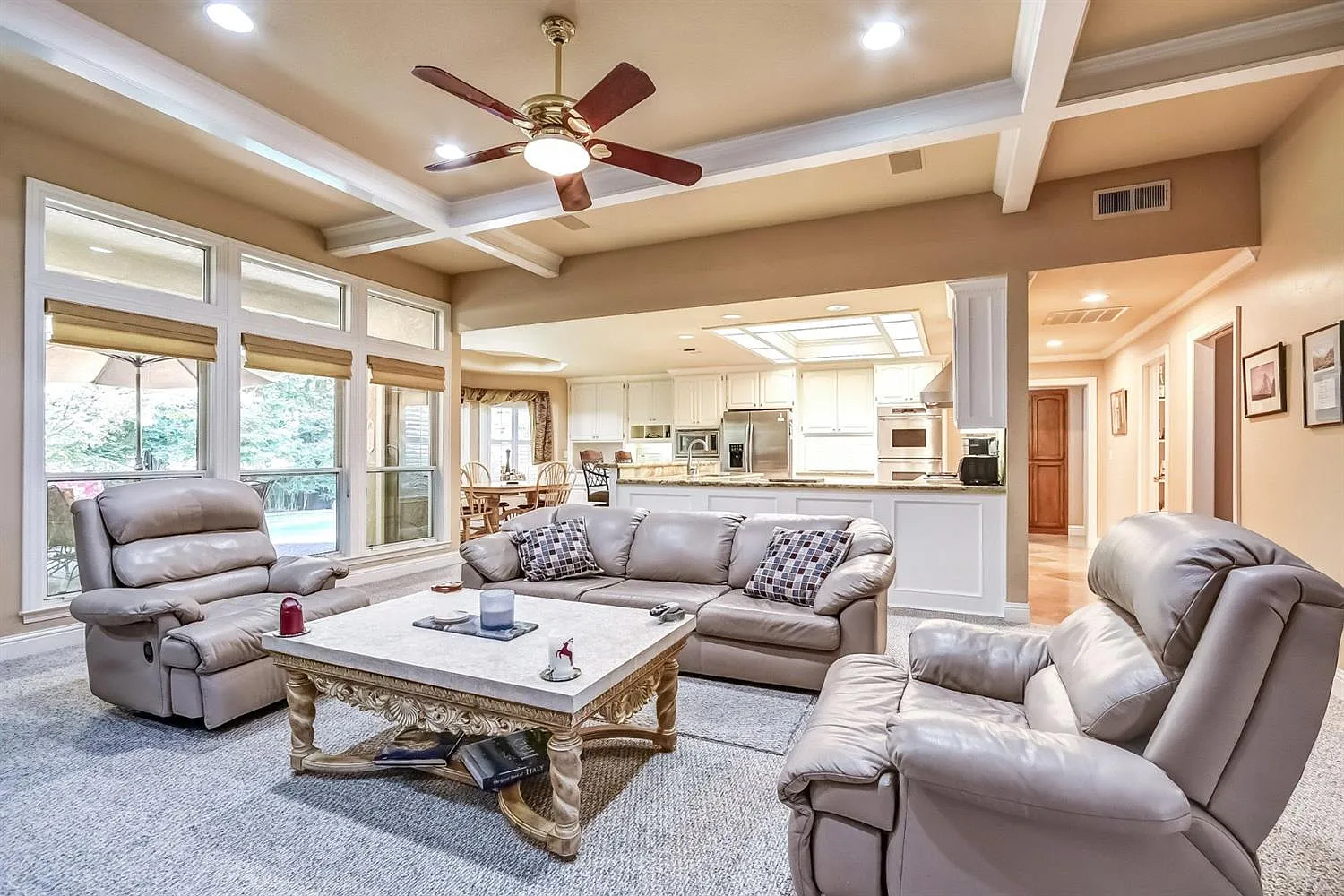 9768 Weddington Cir photo 1