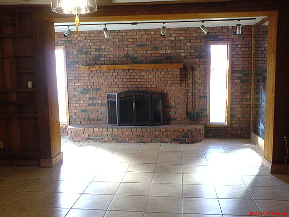 Lvg Rm w/fireplace