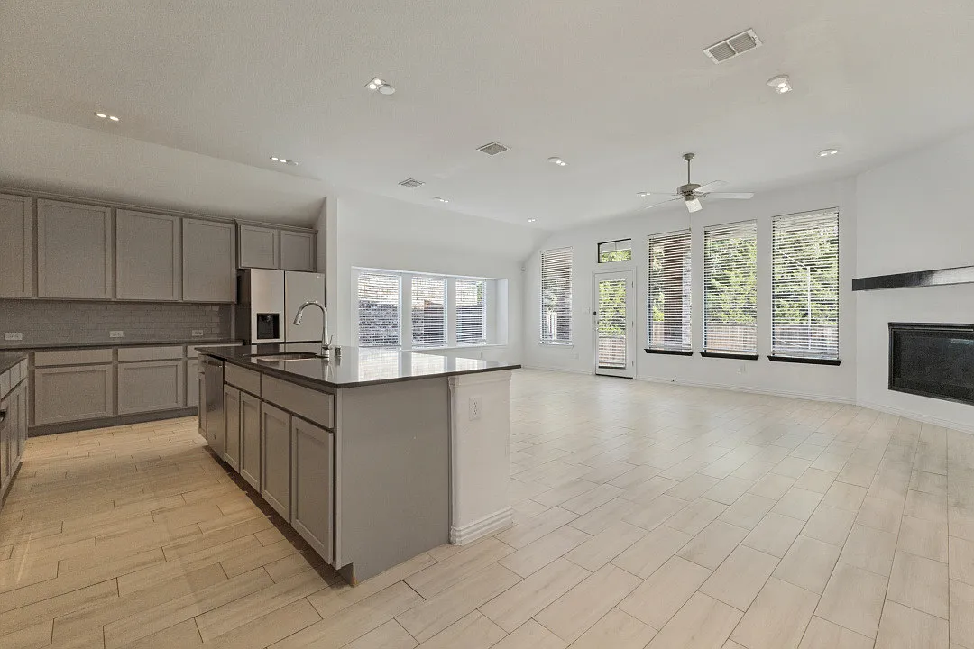 1626 Hope Ln — Photo 3