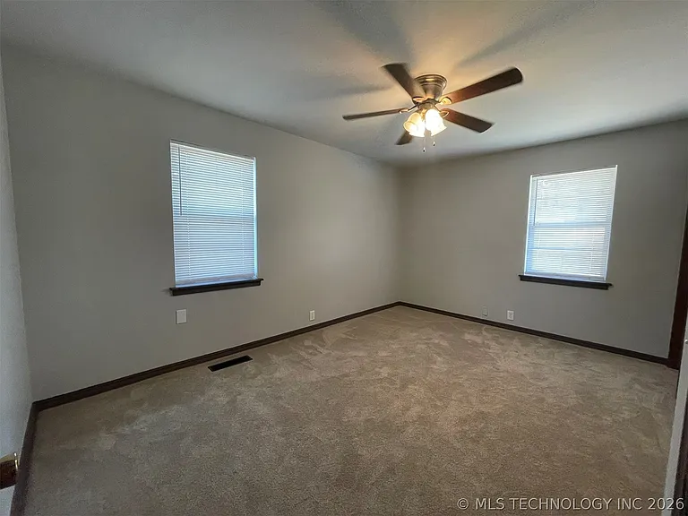 278 Hickory Dr — Photo 25