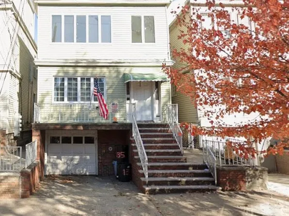 135 West 52nd Street image 1 of 7