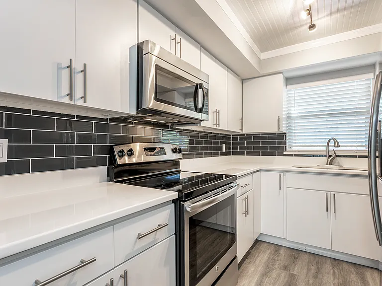 Artisan Cove Apartments — Photo 14
