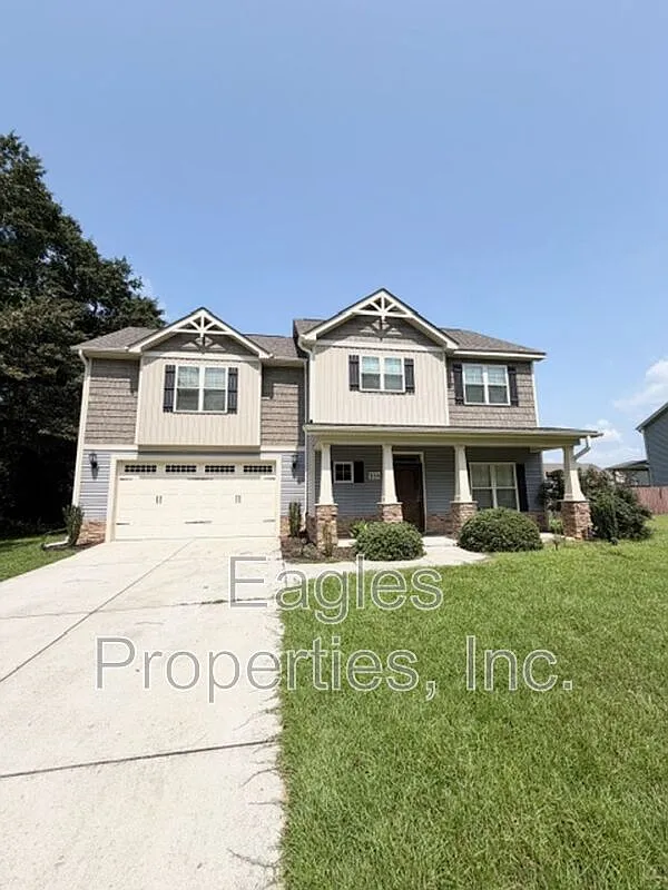 4 bed, 2.5 bath, $2,000 — Photo 2