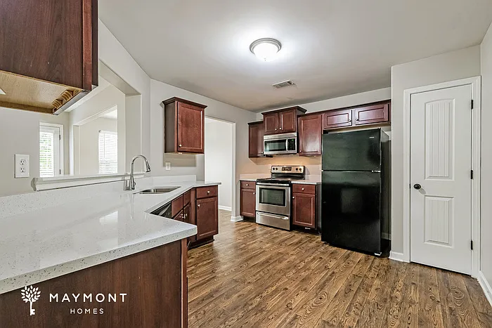 929 Justice Dr — Photo 6