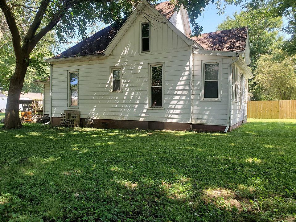 2nd image of 613 W Washington St
