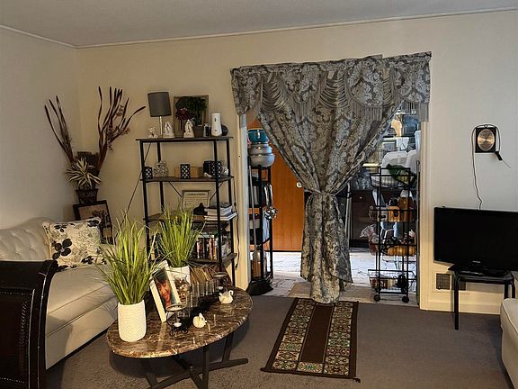 5th image of 3109 Downes Grove Rd