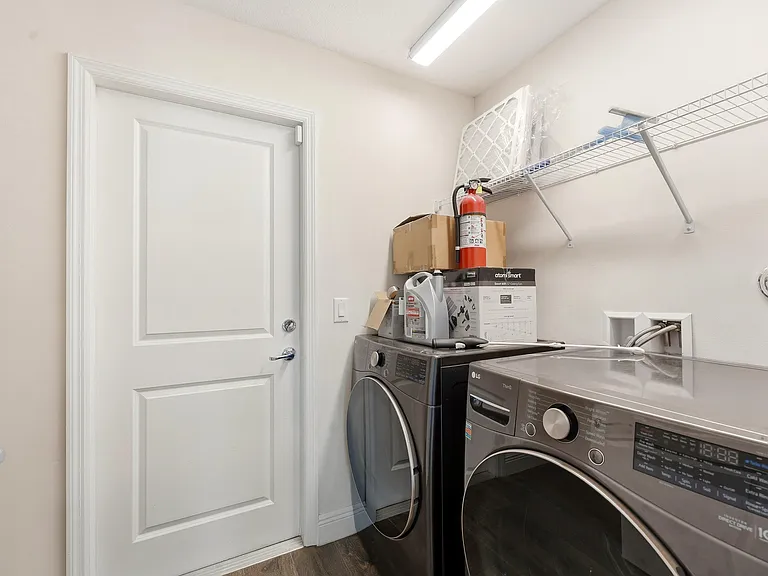 1692 SW Alvaton Ave — Photo 32