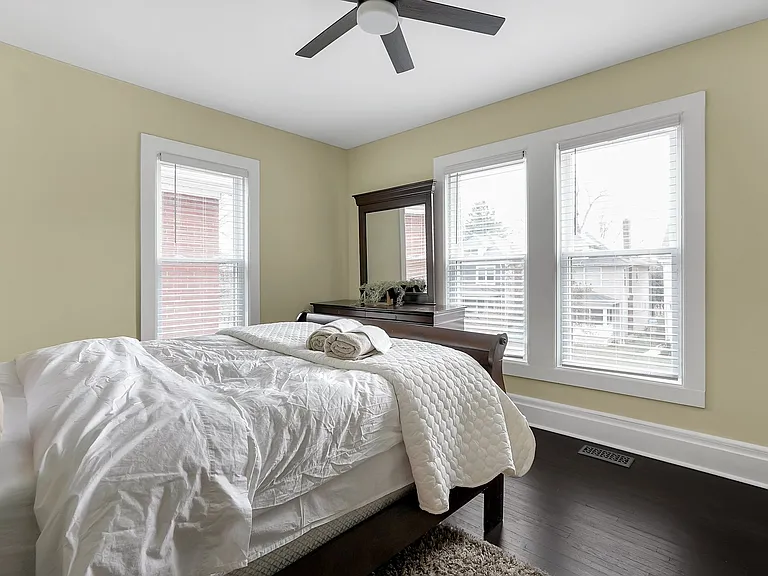 1756 Oak St — Photo 32