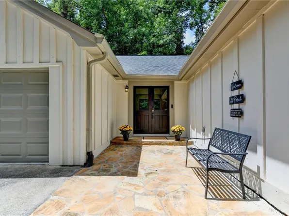 131 Denna Dr, Alpharetta, GA 30009
