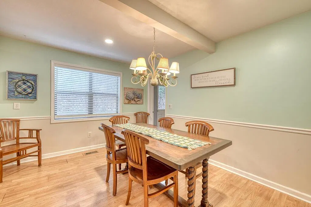 3 bed, 2500 sqft, $2,000 — Photo 4