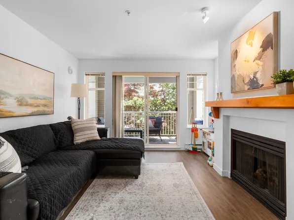 1432 Parkway Blvd #212, Coquitlam, BC V3E 3L9